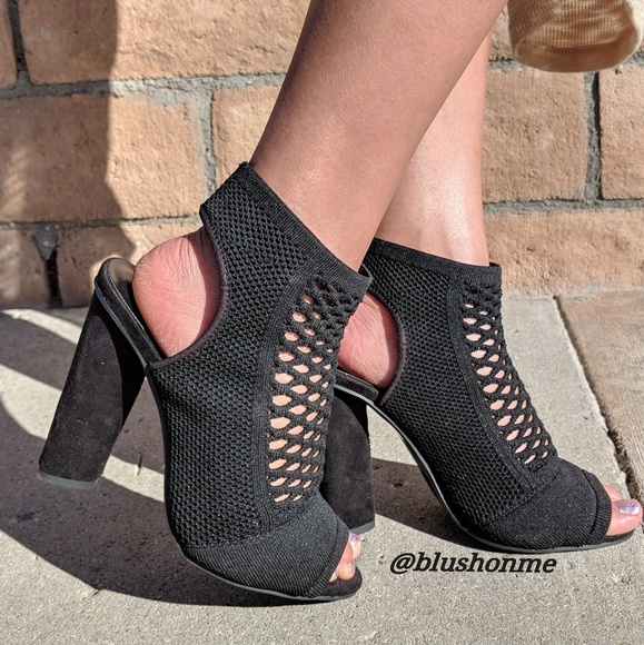 Shoes - 🌷 Last 1🌷 Peep Toe Sling Back Booties